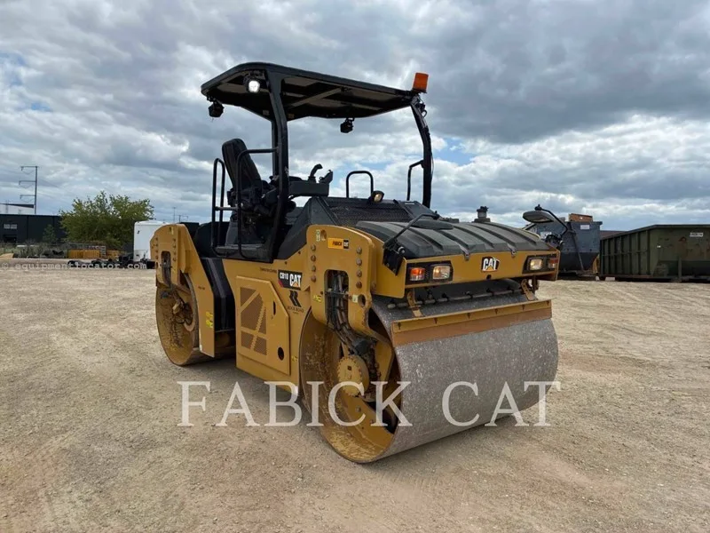 Caterpillar CB10 Compactor