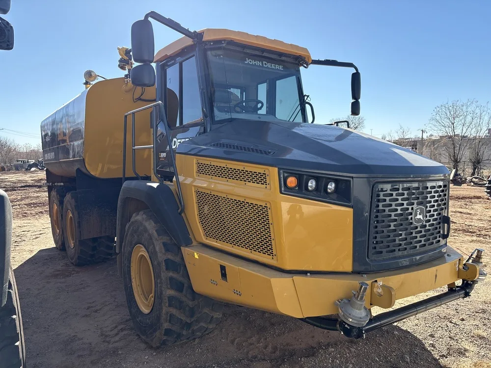 John Deere 260E Articulated Dump Truck